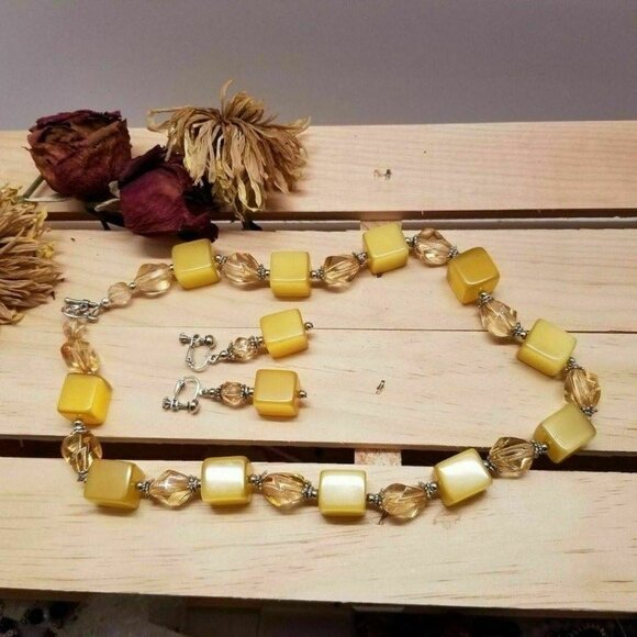 Vintage Yellow Moonglow Cube Necklace & Earring Set – 22" Retro Jewelry - Picture 3 of 10